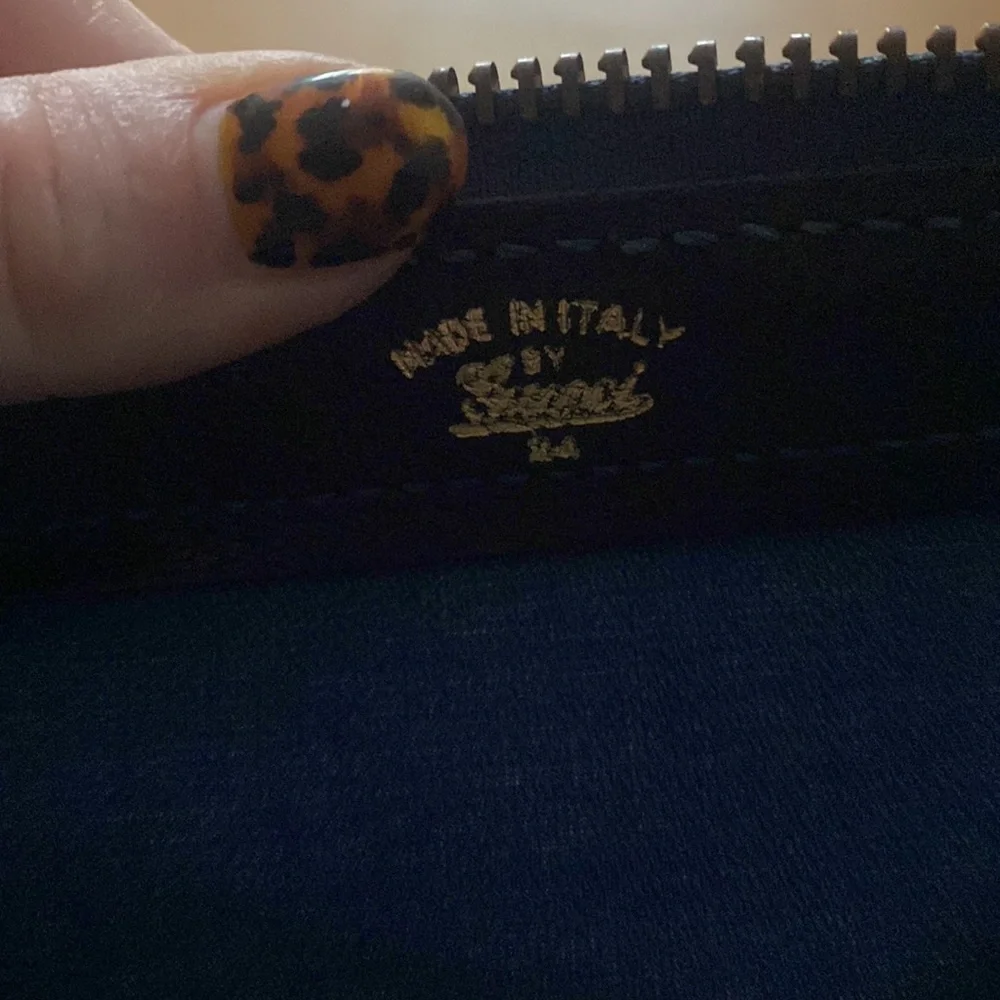 Gucci Hobo Bag in Black and Cream with Red Accents - Picture 11 of 11